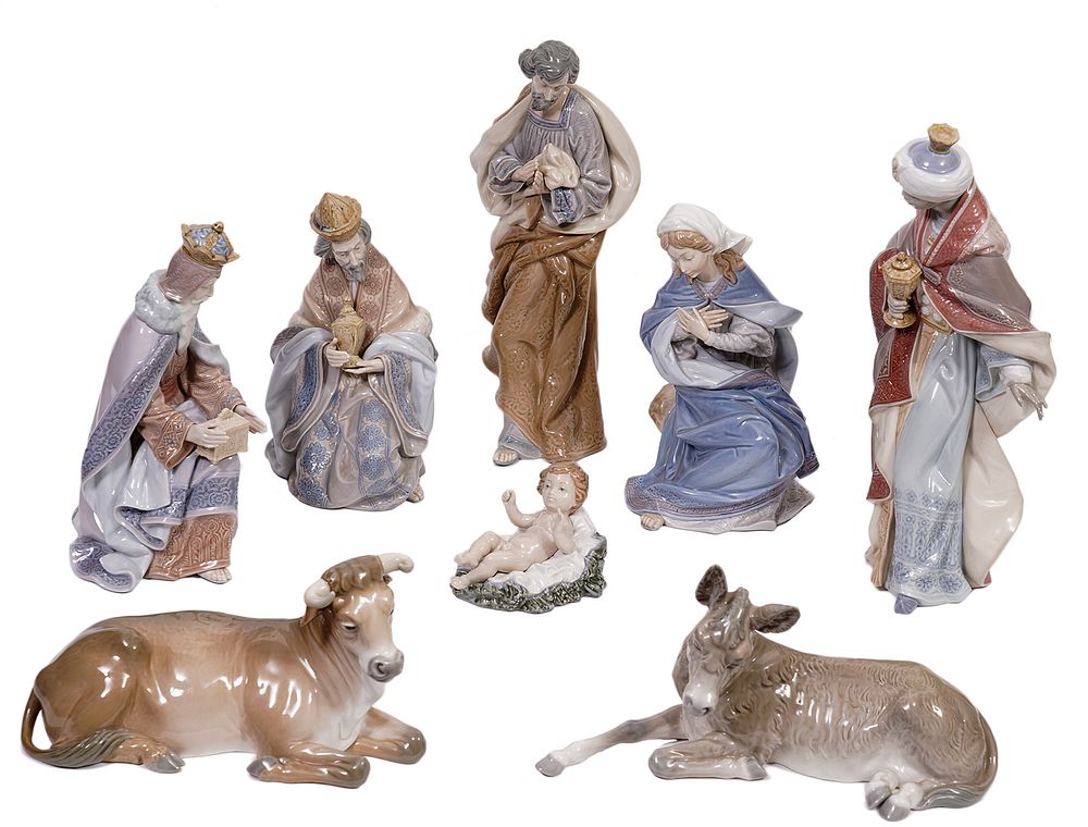 Appraisal: Lladro Pc Porcelain Nativity Scene Lladro piece porcelain nativity scene