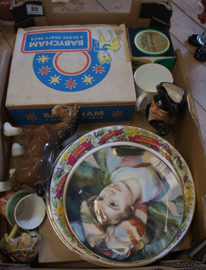 Appraisal: A collection of pottery to include boxed set of Babycham