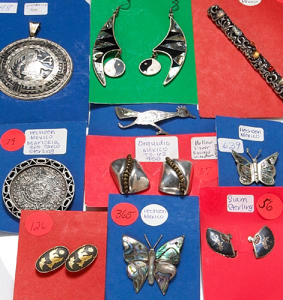 Appraisal: A collection of silver and costume jewelry