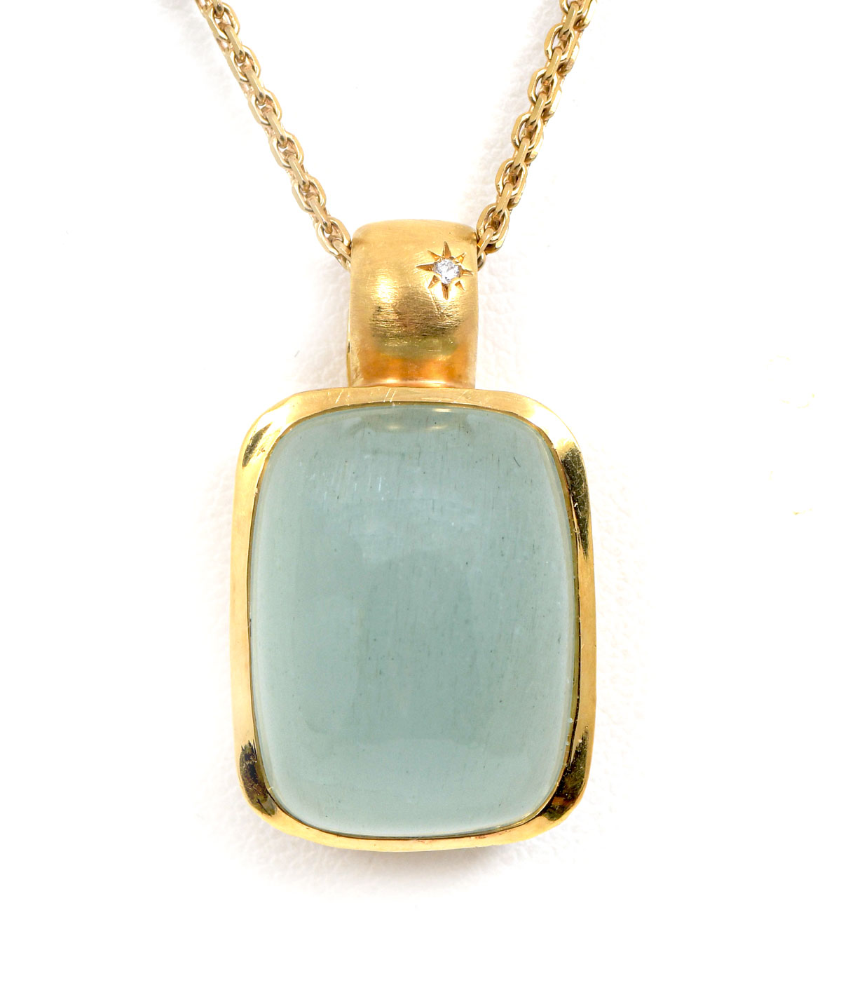 Appraisal: UNIQUE K CT FINE SUGARLOAF CHALCEDONY NECKLACE Elegant light green