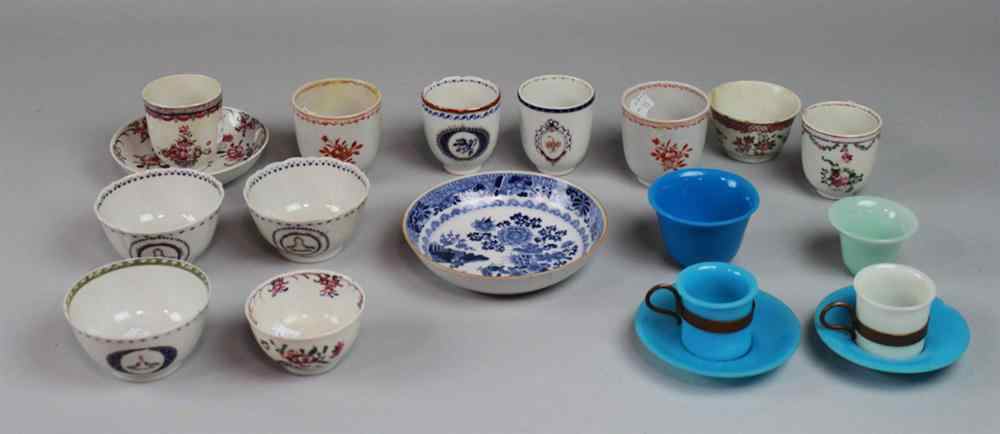 Appraisal: THIRTEEN CHINESE EXPORT PORCELAIN CUPS AND SAUCERS th th CENTURY