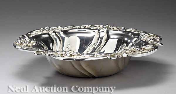 Appraisal: An American Art Nouveau Sterling Silver Bowl Meriden trademark became