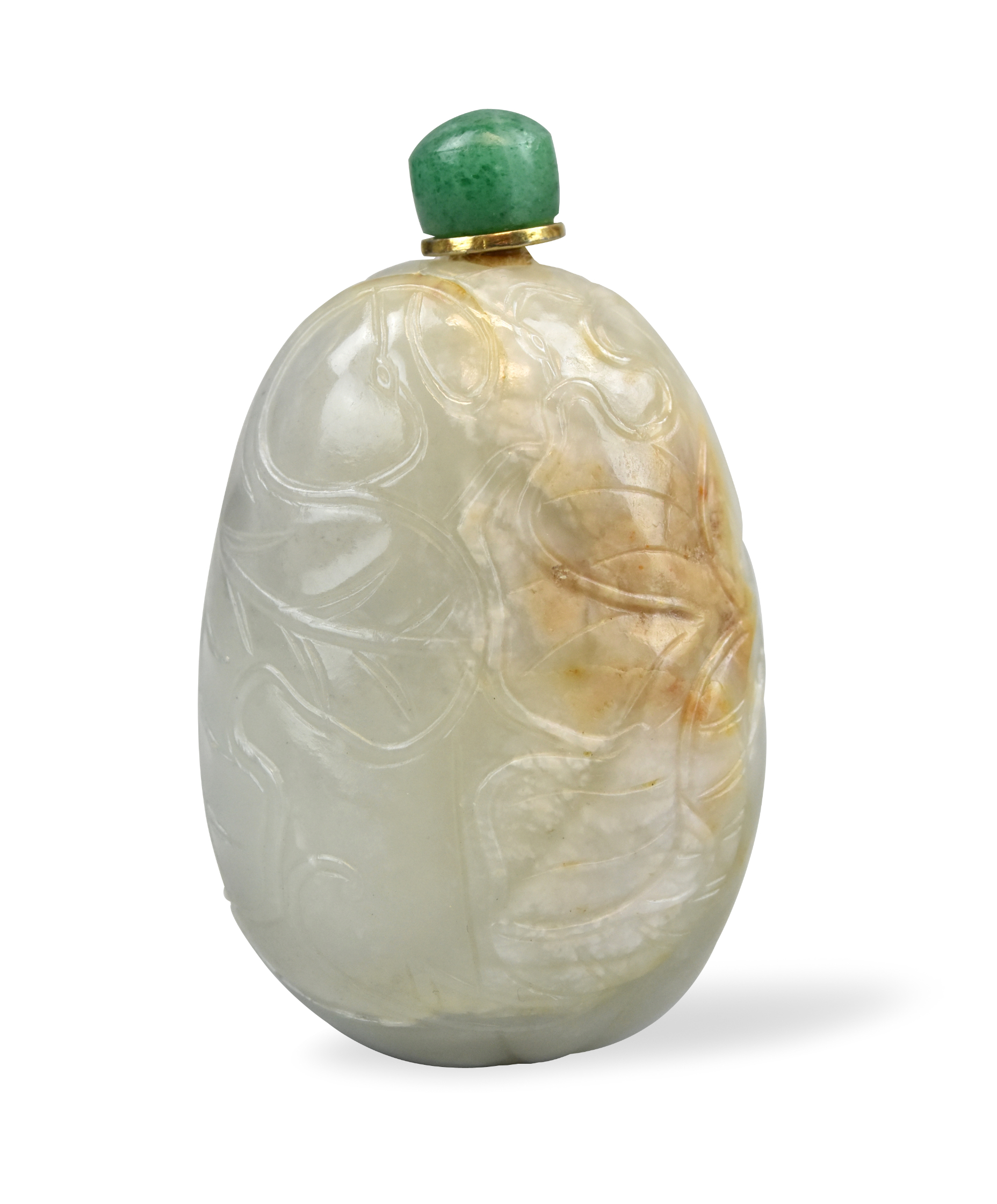 Appraisal: A Chinese jade carved snuff bottle with butterfly design dating