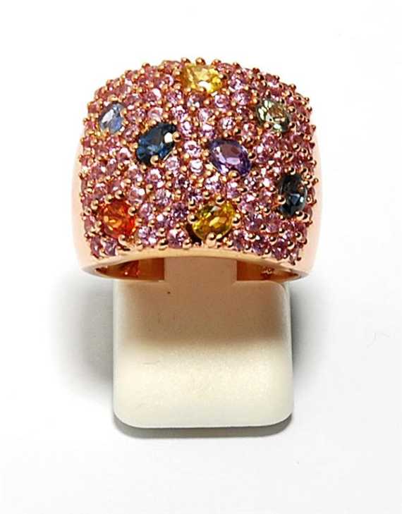 Appraisal: SAPPHIRE MULTICOLOUR RING Ros gold Decorative band ring the top