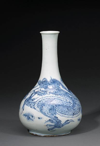 Appraisal: A blue and white porcelain bottle vase with dragon decoration