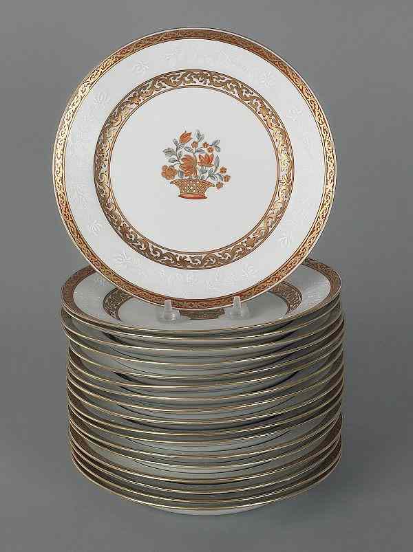 Appraisal: Eighteen Samson porcelain plates ca with fruit basket decoration dia