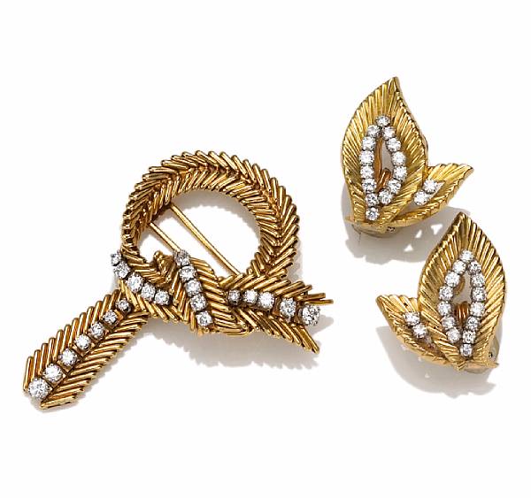 Appraisal: A set of eighteen karat gold and diamond jewelry Van