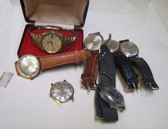 Appraisal: A gentleman's gilt metal cased Longines Admiral Automatic wristwatch a