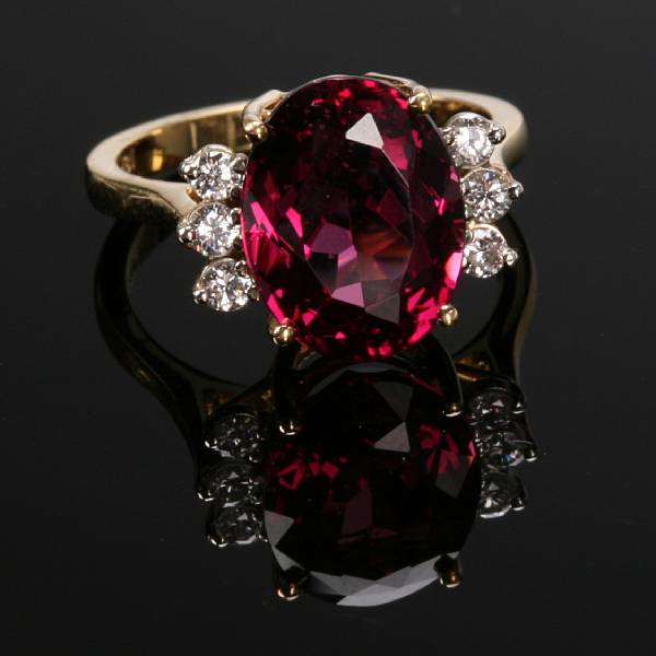 Appraisal: A pyrope garnet diamond and k gold ring estimated total