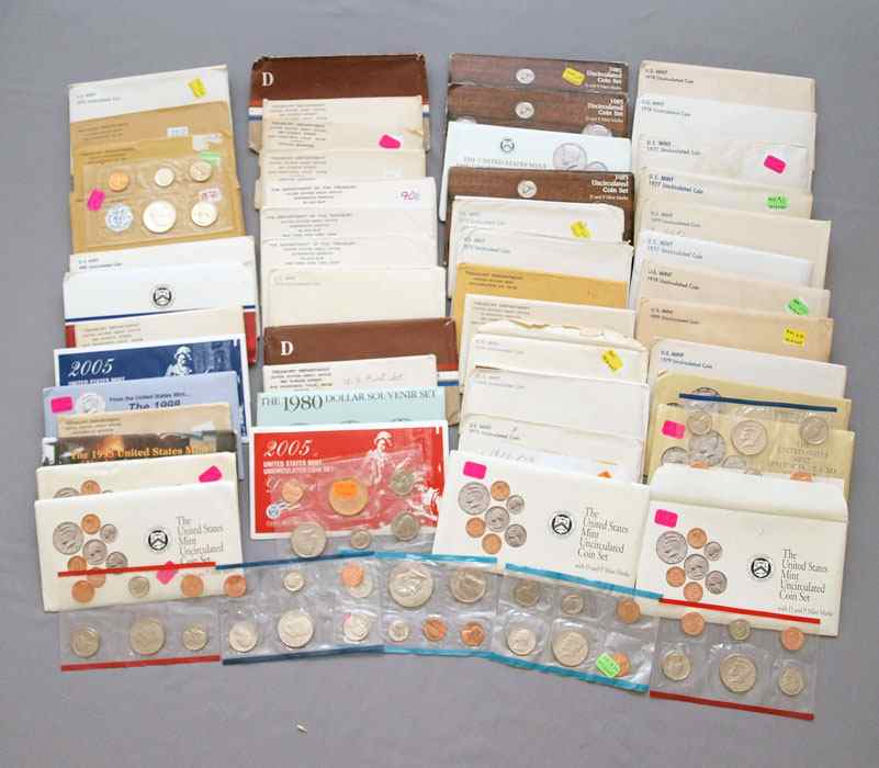 Appraisal: COLLECTION OF US COIN PROOF SETS IN ENVELOPES Approx proof