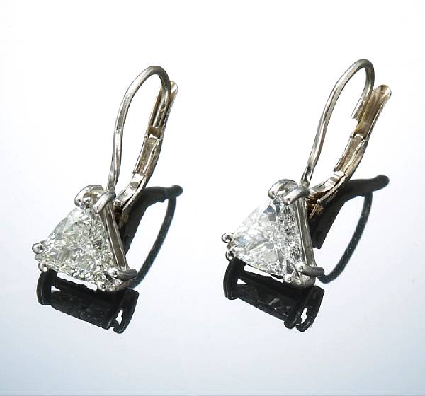 Appraisal: A pair of diamond earrings each of triangular-cut estimated total