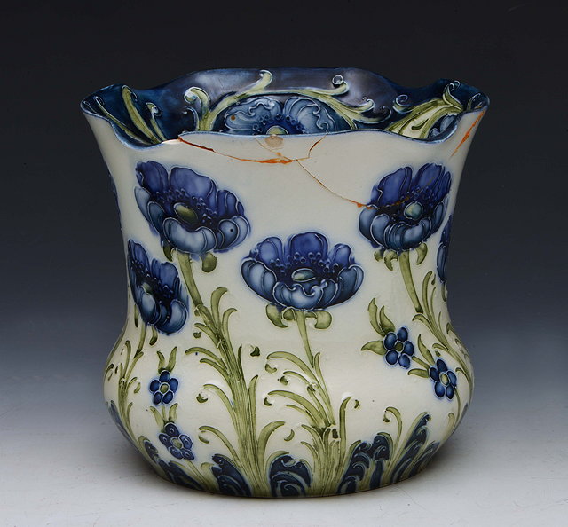 Appraisal: William Moorcroft British - for James Macintyre and Co 'Blue