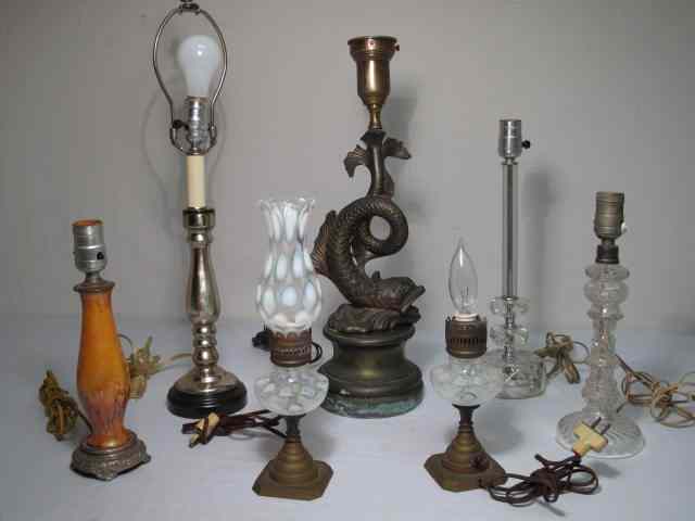 Appraisal: An assortment of vintage table lamps including a bronze finished