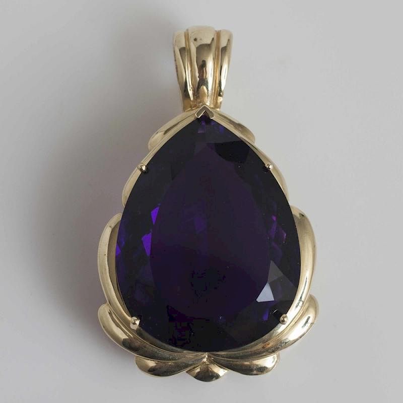 Appraisal: Grand Amethyst k Pendant Grand synthetic amethyst in k yellow