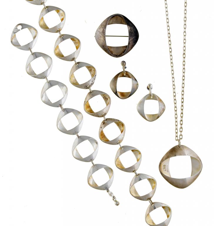 Appraisal: A SUITE OF GEORG JENSEN SILVER JEWELLERY DESIGNED BY HENNING