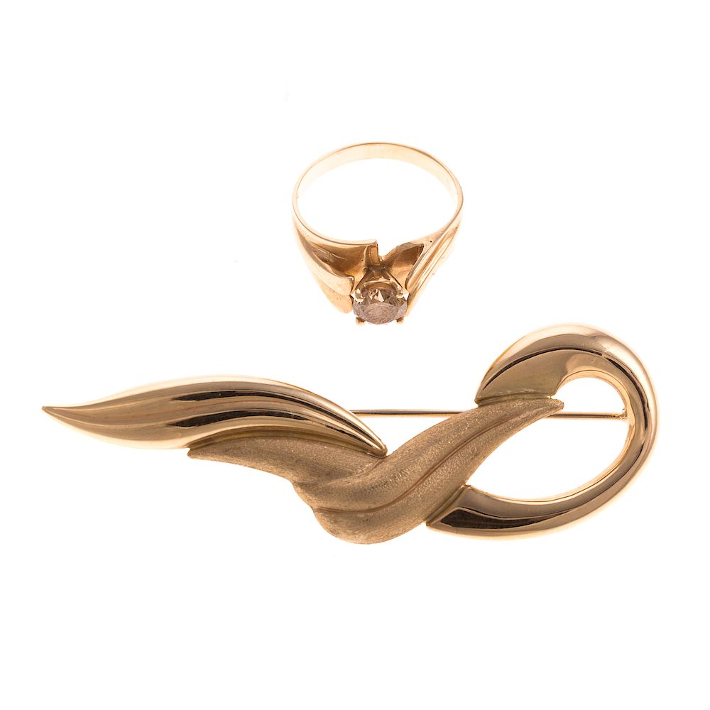 Appraisal: A Ladies Cognac Diamond Ring Freeform Pin K yellow gold