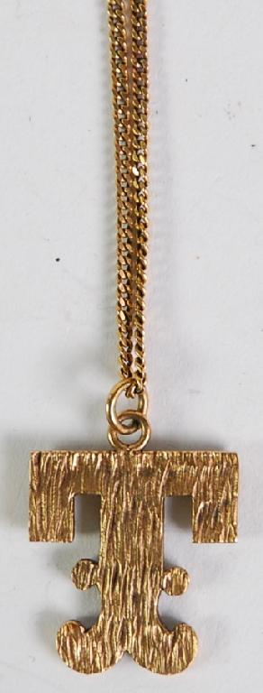 Appraisal: ct GOLD CHAIN NECKLACE with textured CT gold letter 'T'