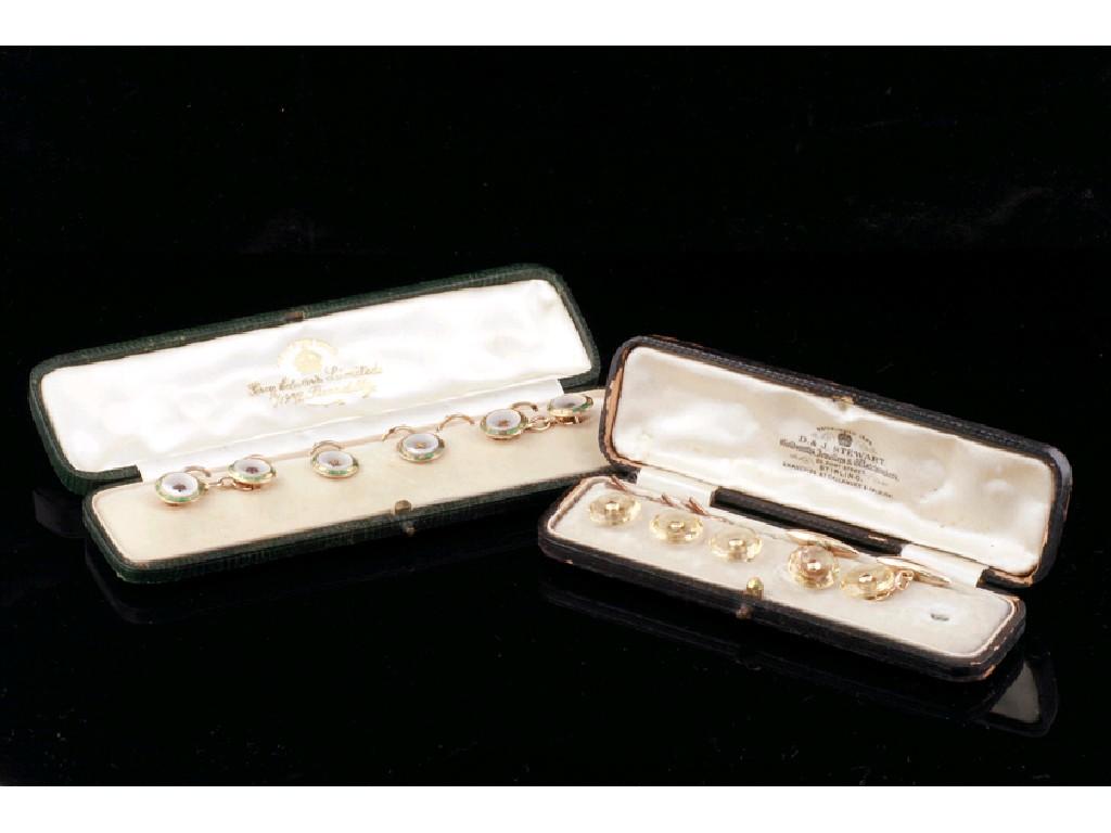 Appraisal: A CASED SET OF CT YELLOW GOLD CUFFLINKS AND DRESS