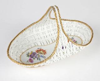 Appraisal: A Meissen porcelain basket Second half th century with underglaze