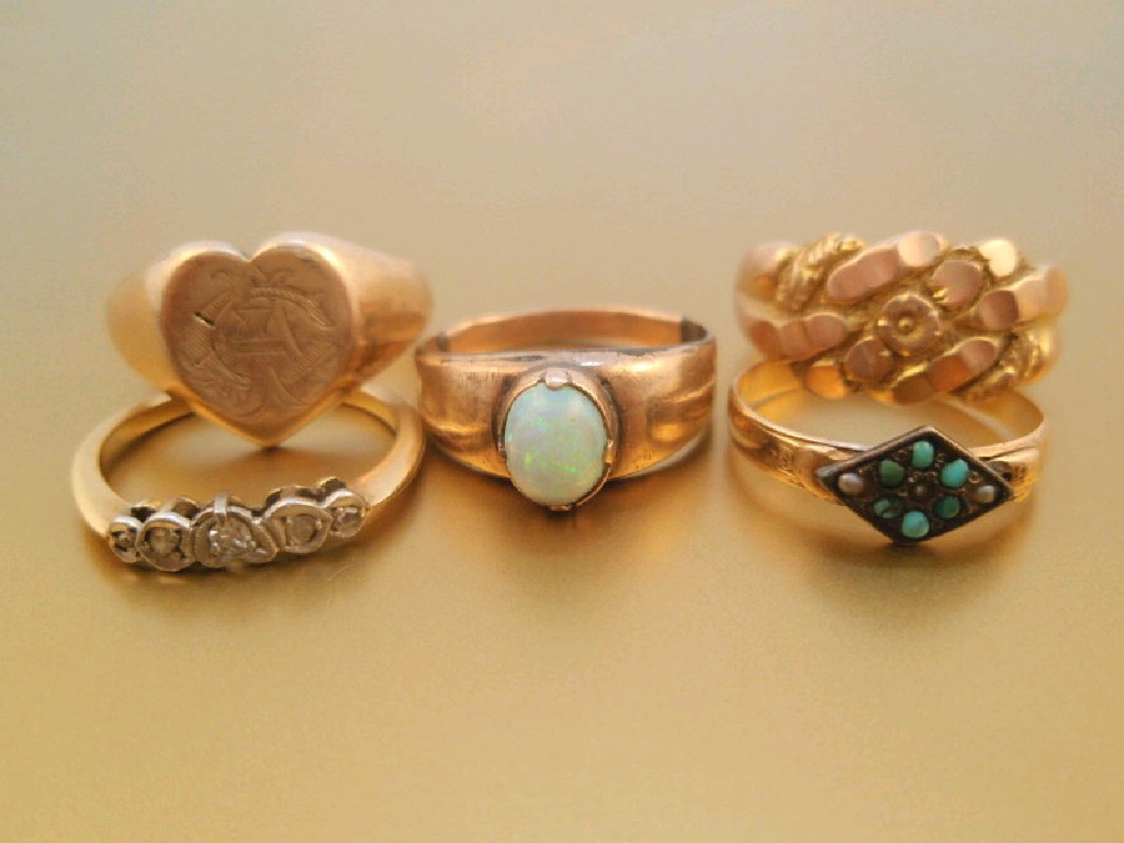 Appraisal: Five various signet and stone set rings various grades