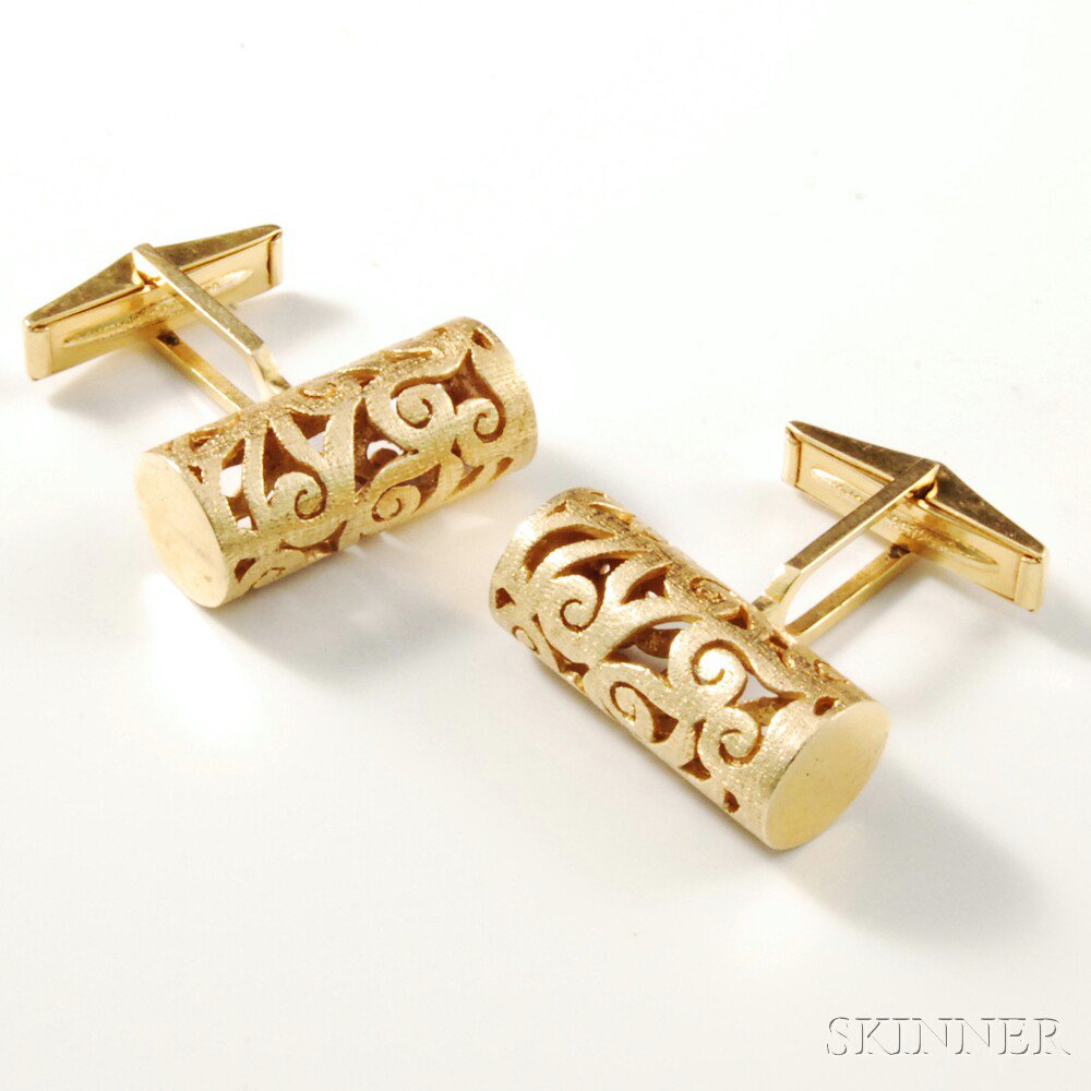 Appraisal: kt Gold Barrel Cuff Links with swirling openwork throughout wd