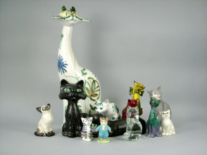 Appraisal: A large assorted collection of pottery cats to include examples