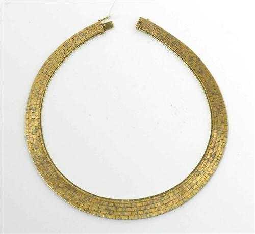 Appraisal: GOLD NECKLACE Yellow gold gr Casual-elegant solid necklace of graduated