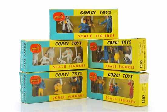 Appraisal: FIVE CORGI SCALE FIGURE PACKS INCLUDING AND M BOXES G-M