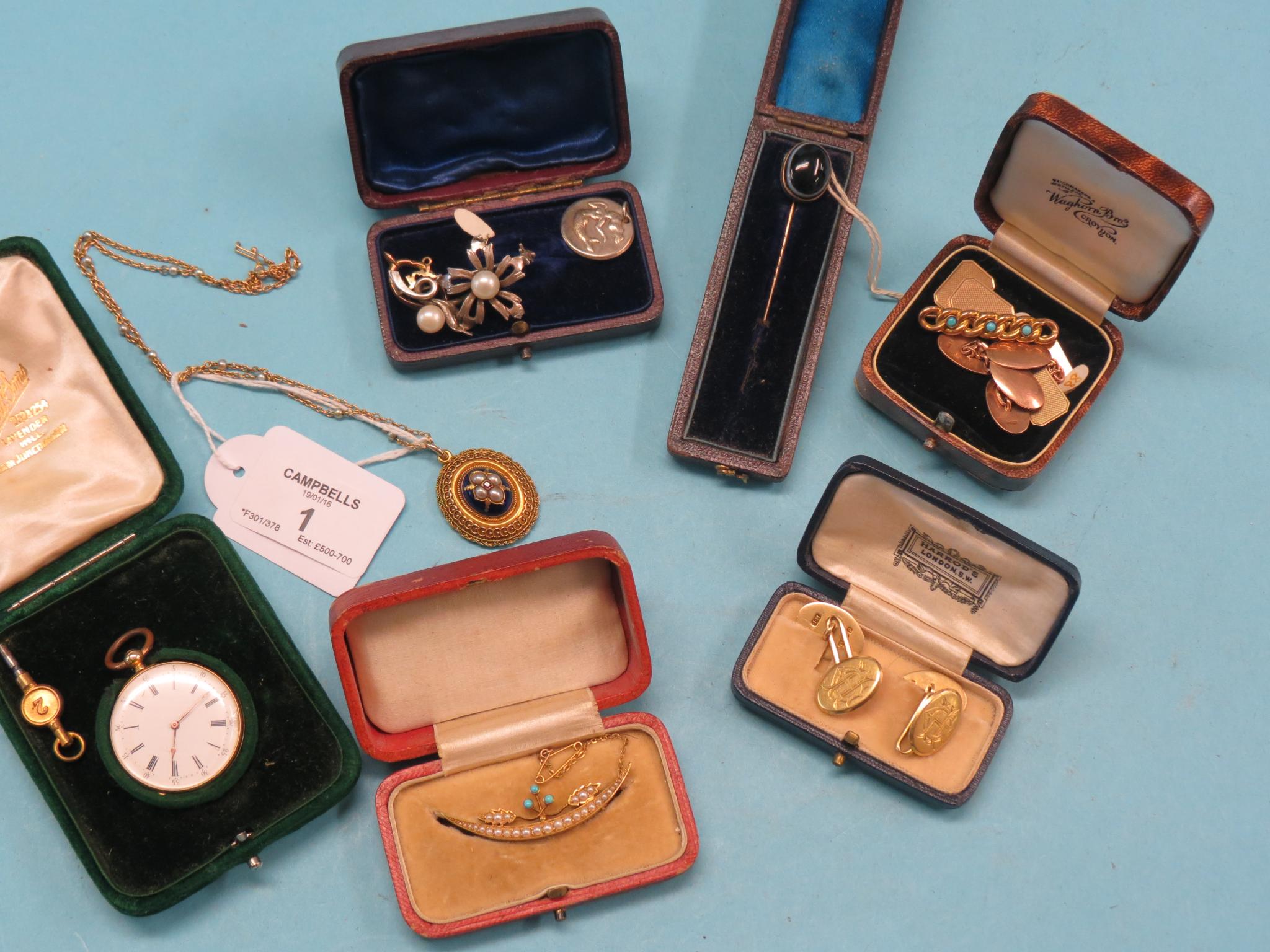 Appraisal: Assorted cased jewellery to include Victorian oval mourning brooch set