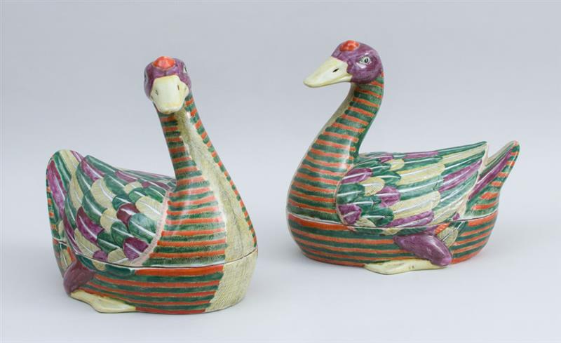 Appraisal: PAIR OF CHINESE EXPORT PORCELAIN GOOSE-FORM TUREENS AND COVERS x