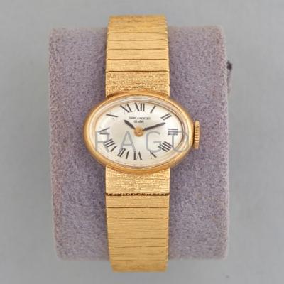 Appraisal: BAUME MERCIER K GOLD LADIES WATCH Lateral oval watch white