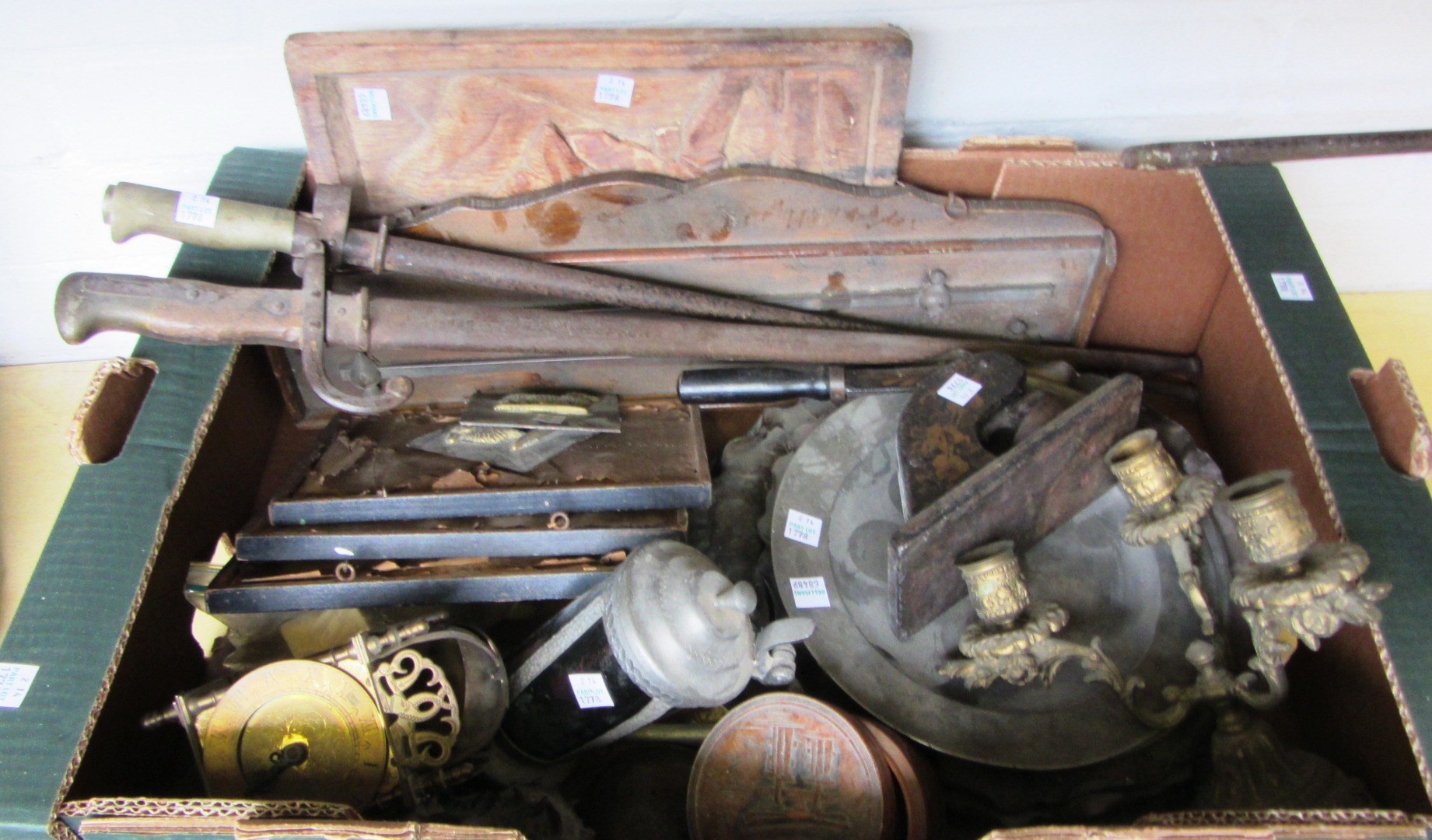 Appraisal: A quantity of metalware collectables including miniature lead military vehicles