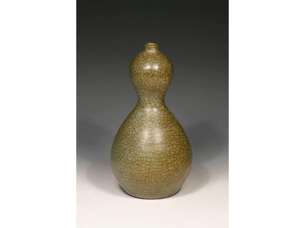 Appraisal: A CHINESE 'CRACKLEWARE' CELADON VASE of double gourd shape high