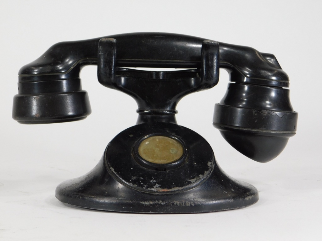 Appraisal: WESTERN ELECTRIC CRADLE DESK TELEPHONE E HANDSET United States th