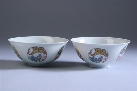 Appraisal: PAIR CHINESE FAMILLE ROSE PORCELAIN BOWLS Qianlong four-character overglazed blue