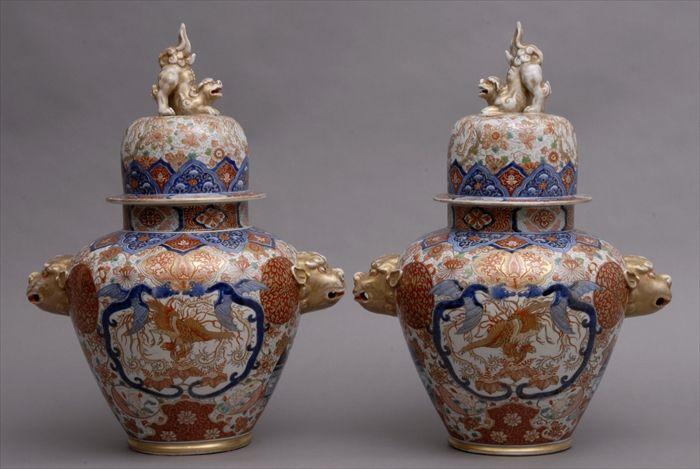 Appraisal: PAIR OF JAPANESE IMARI JARS AND COVERS Each ovoid bowl