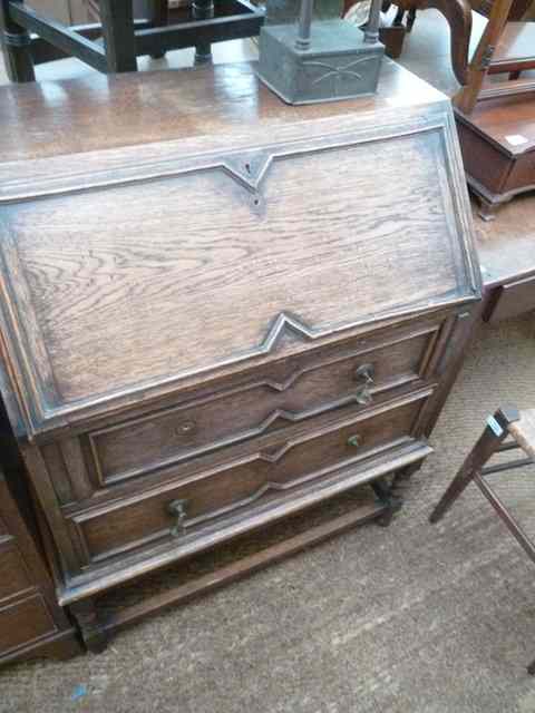 Appraisal: A MID TH CENTURY OAK SMALL BUREAU the fall front