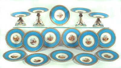 Appraisal: A GRAINGERS WORCESTER PORCELAIN DESSERT SERVICE mid th century each