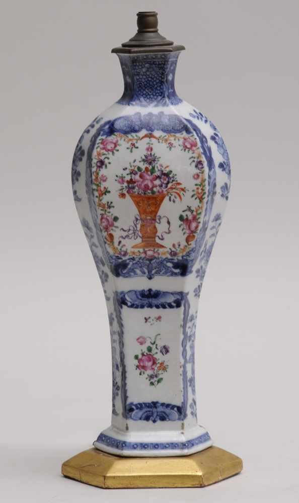 Appraisal: CHINESE EXPORT PORCELAIN FAMILLE ROSE VASE MOUNTED AS A LAMP