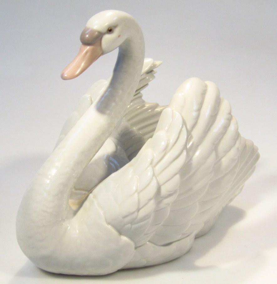 Appraisal: A Lladro figure of a swan no printed marks beneath