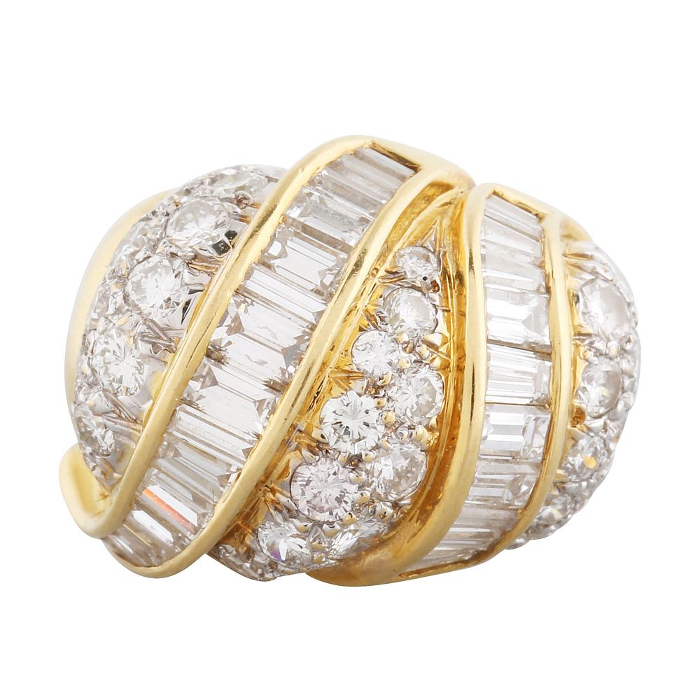 Appraisal: KT GOLD TWIST AND DIAMOND RING KT GOLD TWIST AND