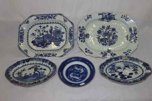 Appraisal: A CHINESE BLUE AND WHITE PORCELAIN EXPORT MEAT PLATE another