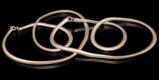 Appraisal: Two silver flexible link necklaces ozt