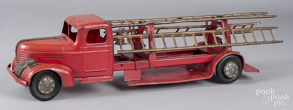 Appraisal: Pressed steel fire ladder truck Pressed steel fire ladder truck