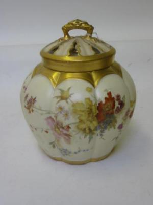 Appraisal: A ROYAL WORCESTER BLUSH PORCELAIN POT POURRI VASE dated of