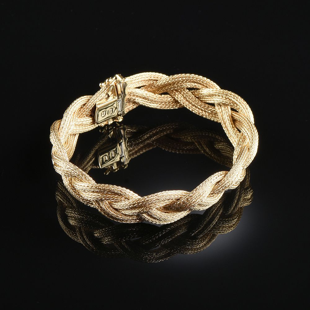 Appraisal: AN K YELLOW GOLD GUCCI BRACELET AN K YELLOW GOLD