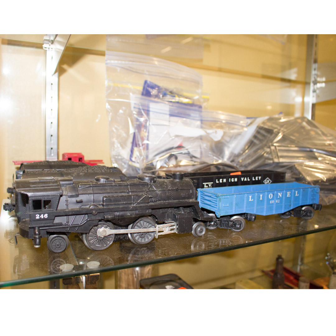 Appraisal: Lionel train cars and accessories