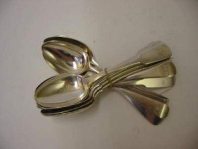 Appraisal: A SET OF SIX VICTORIAN DESSERT SPOONS William Eaton London