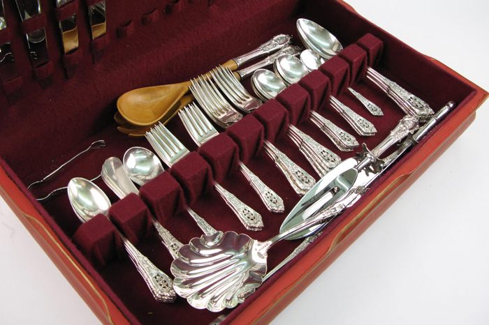 Appraisal: A GORHAM STERLING SILVER FLATWARE SET pieces in the Rosepoint