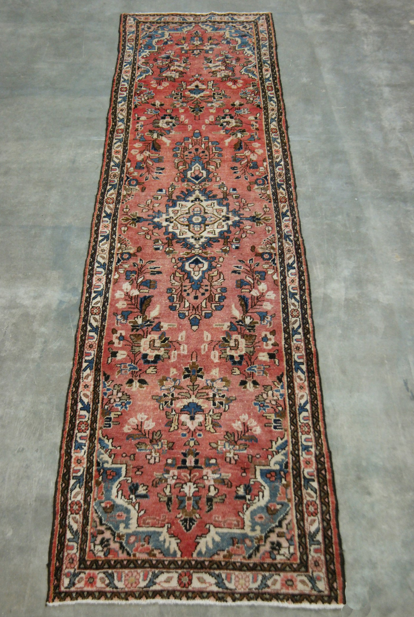 Appraisal: ORIENTAL RUG ' X ' HAMEDAN Oriental rug ' x